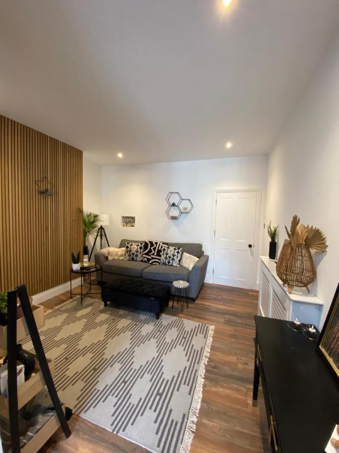 Luxury Spacious Renovated Townhouse Grantham Extérieur photo