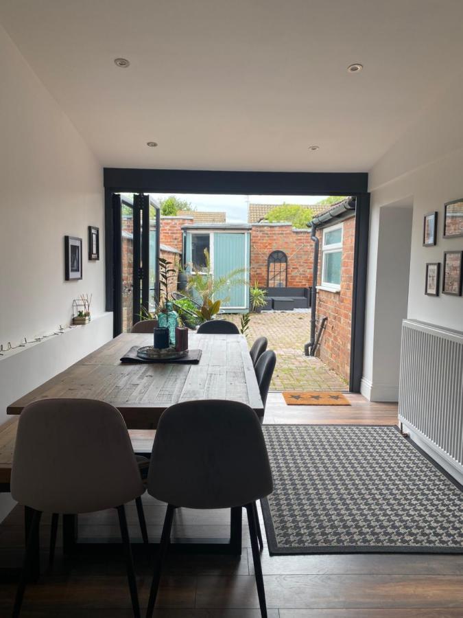Luxury Spacious Renovated Townhouse Grantham Extérieur photo